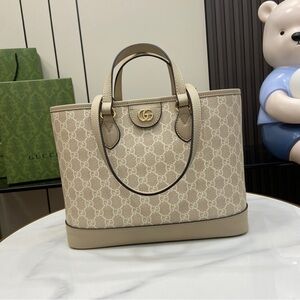 Gucci Classic Beige and Cream Tote